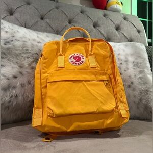 Kånken 141 - Warm Yellow Backpack